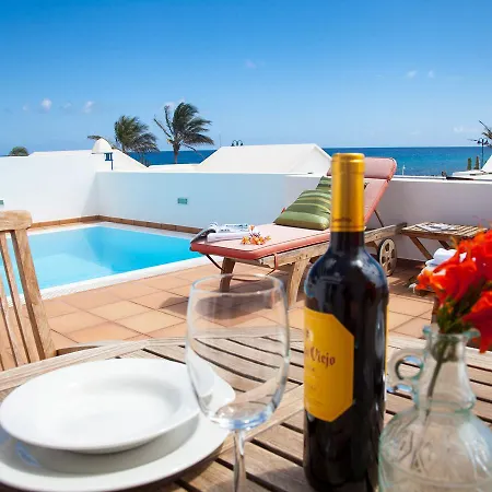 Cozy In Arrieta With Swimming Pool * 아리에타